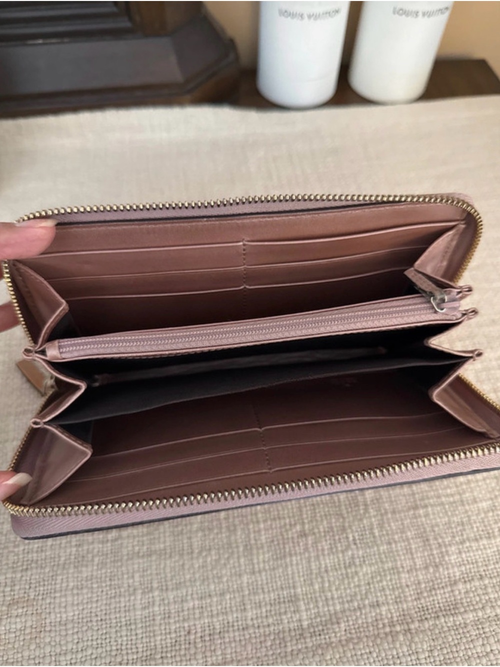 Gucci Embossed Logo Zip-Around Wallet in Taupe/Pink Shade - Picture 8 of 10